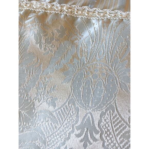 Satin Throw 55 x 47 Baroque LT BLUE Silky Bed Sofa Chair Home Baby Blanket Vntg - Picture 6 of 14